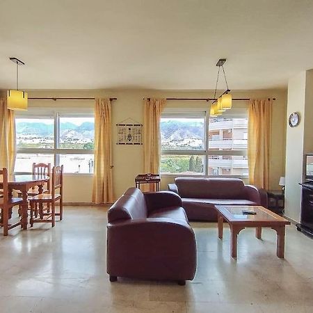 Spacious 4 Bedroom With Parking In Town Centre, Nerja Dış mekan fotoğraf